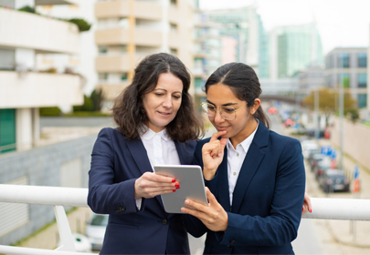 Native-vs-Cross-Platform-Apps-What-Works-Best-in-the-UAE-Market